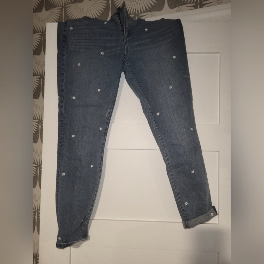 LOFT outlet sz 8 skinny ankle daisy stitched ankle jeans